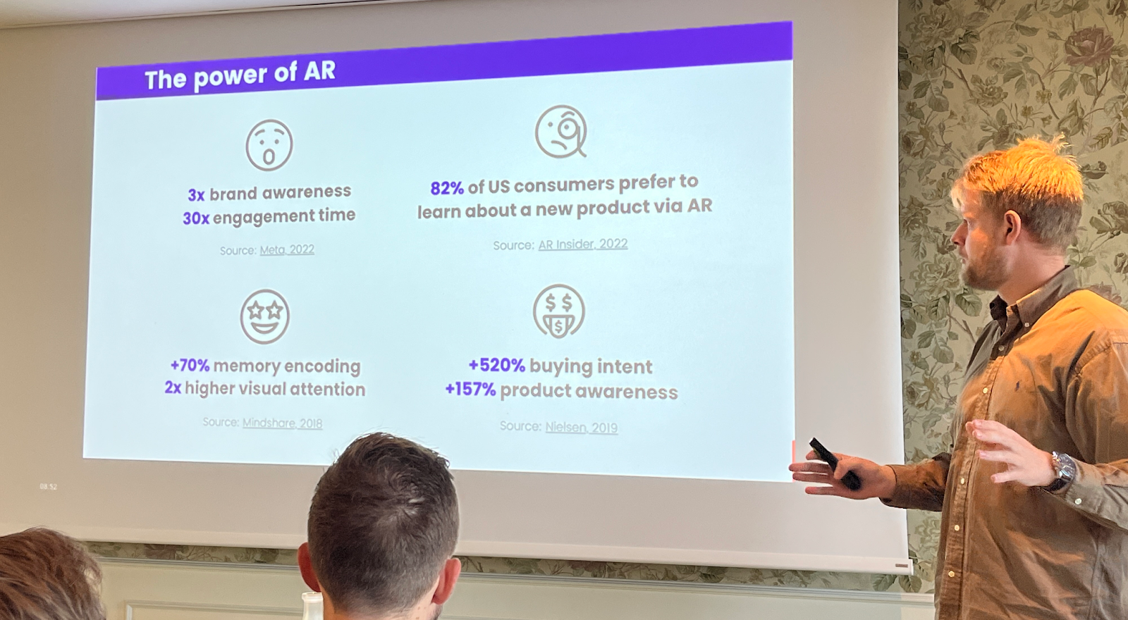 Hololink CEO Lucas Nygaard presenting the power of AR